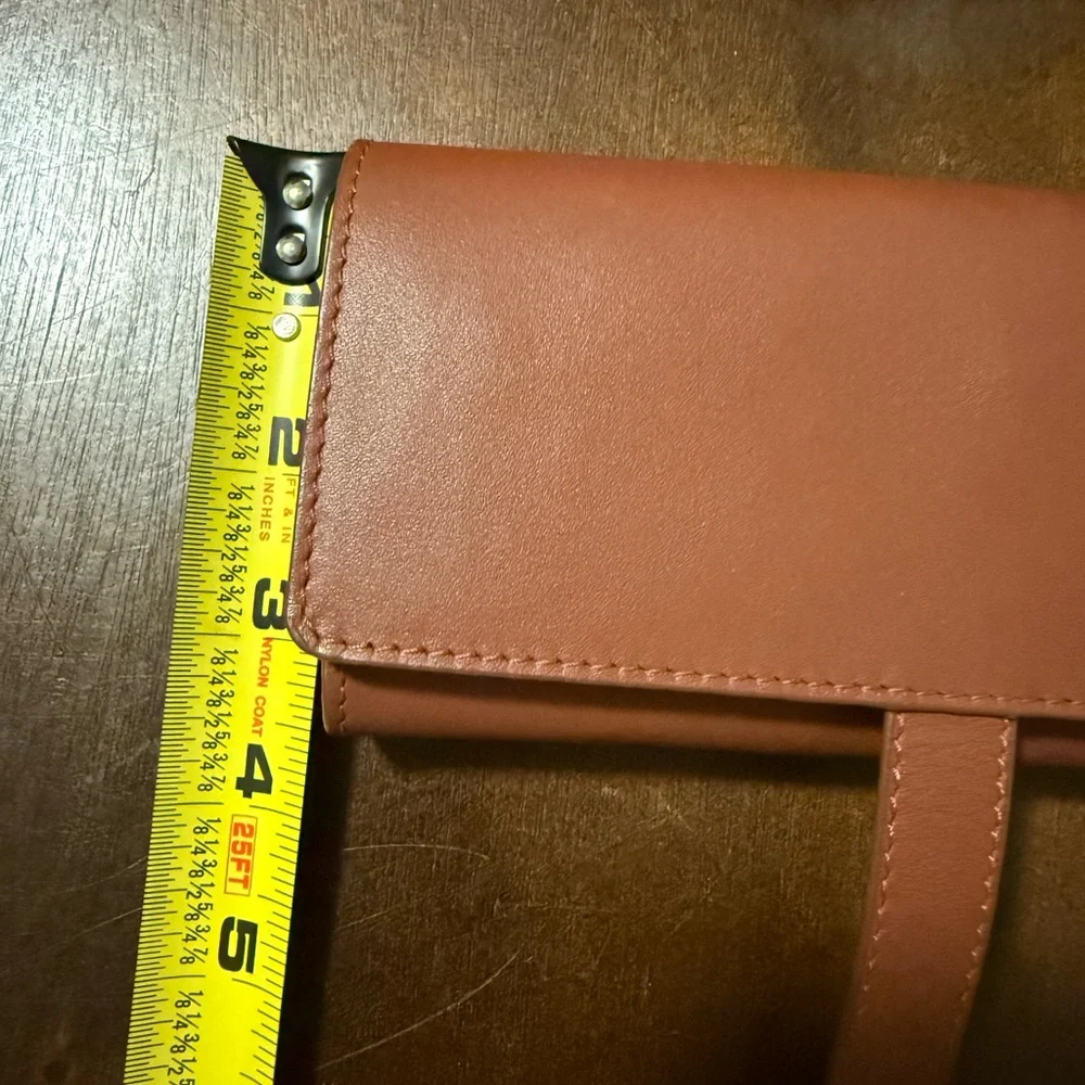 ROYCE New York Black and Brown Leather Cable Organizer
